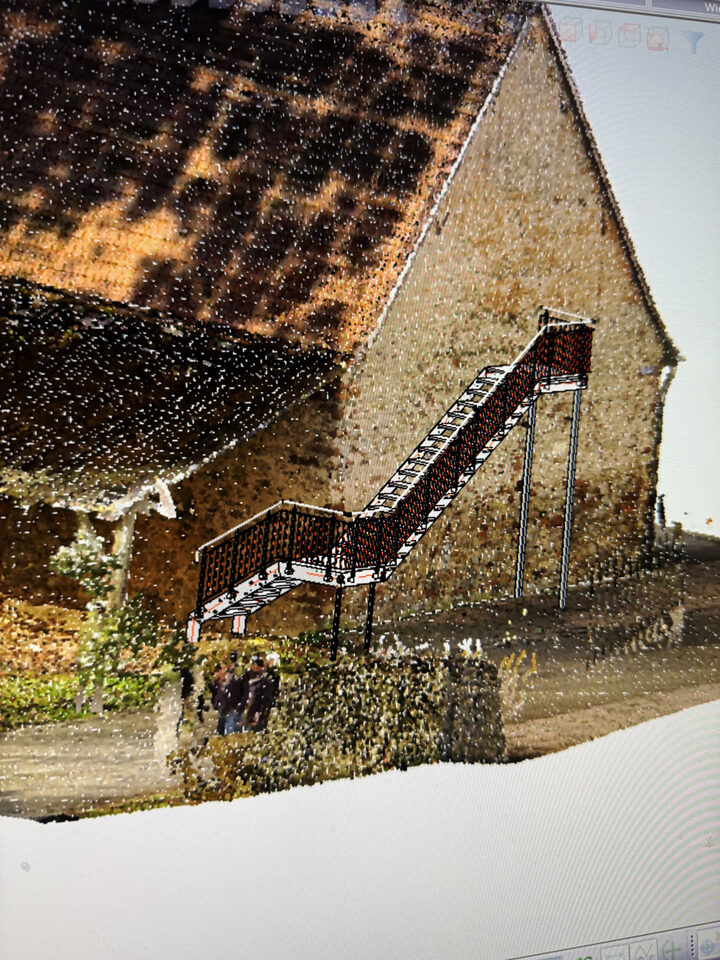 Punktwolke einer Scheune mit Außentreppe aus der 3D-Laservermessung